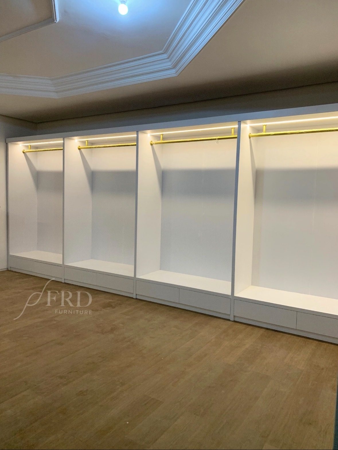 Lemari gaun toko bridal FRD Furniture