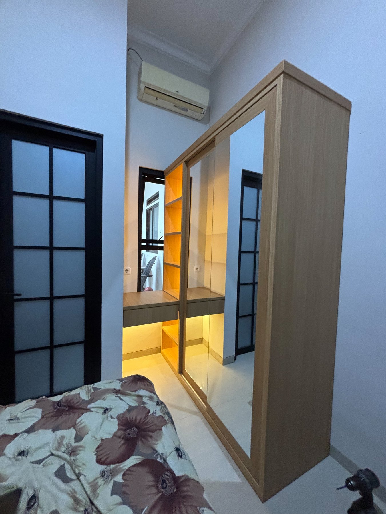 Lemari pakaian custom FRD Furniture