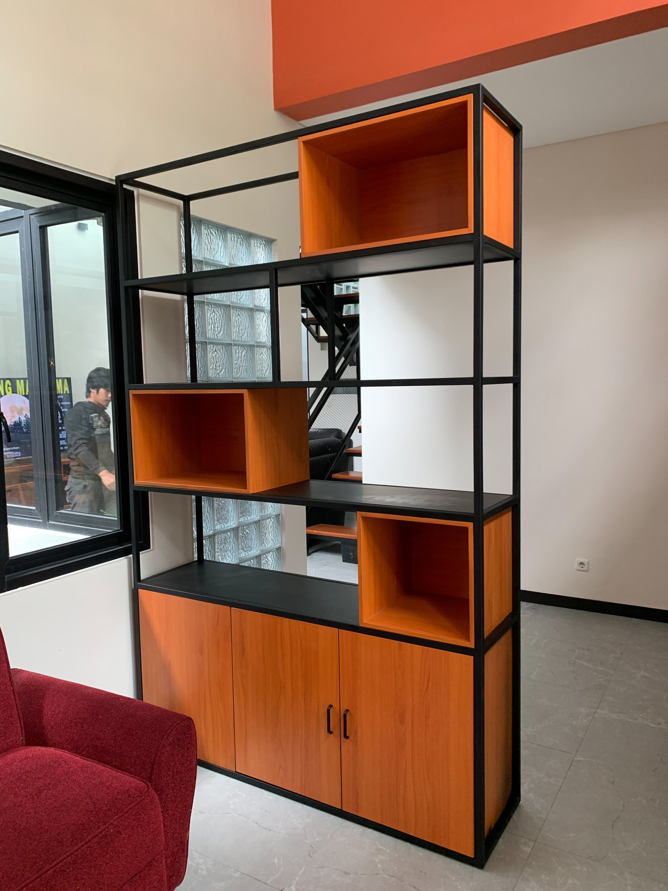 Rak partisi ruangan custom FRD Furniture